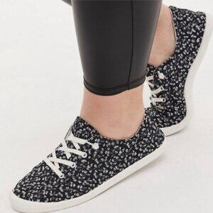 Torrid Black Floral Ruched Sneaker 9.5WW